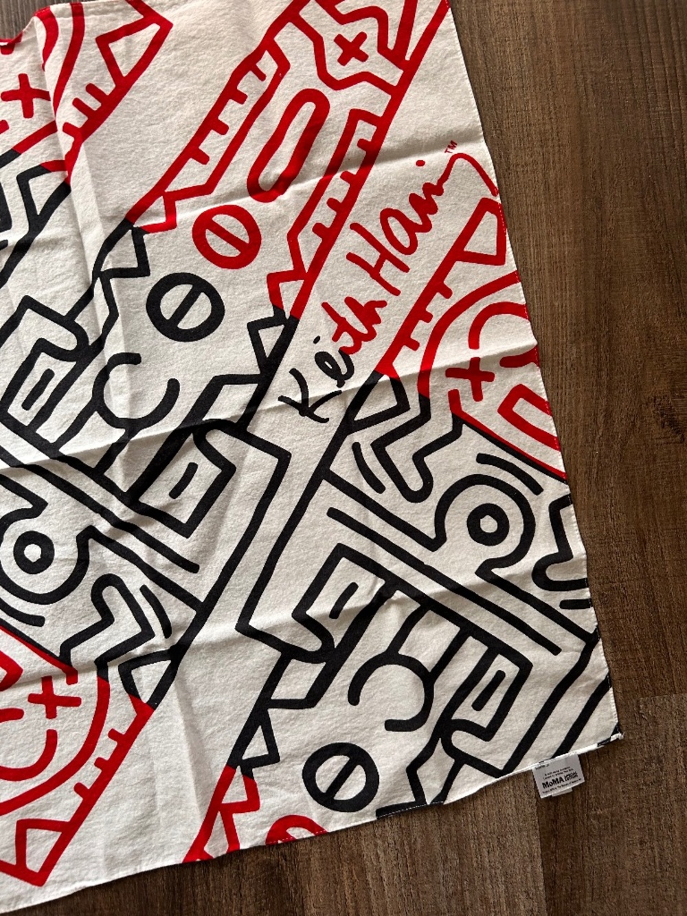 Keith Haring EUC SprzNY Uniqlo 2014 MoMA white bandana red black print 21 in